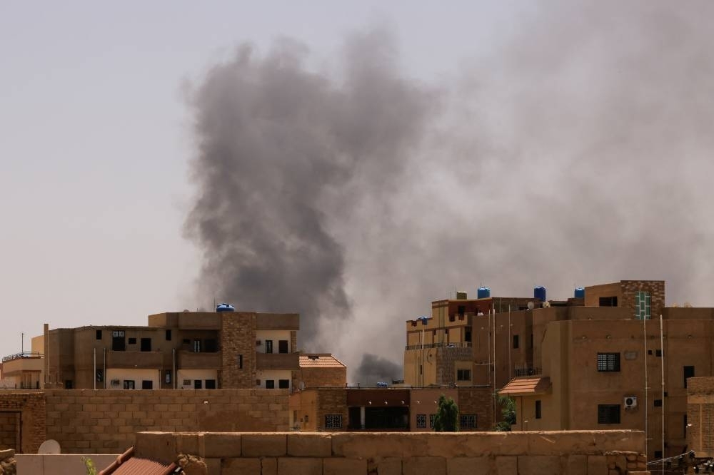 Smoke is seen rise from buildings during clashes between the paramilitary Rapid Support Forces and the army in Khartoum North, Sudan.  REUTERS/ Mohamed Nureldin Abdallah