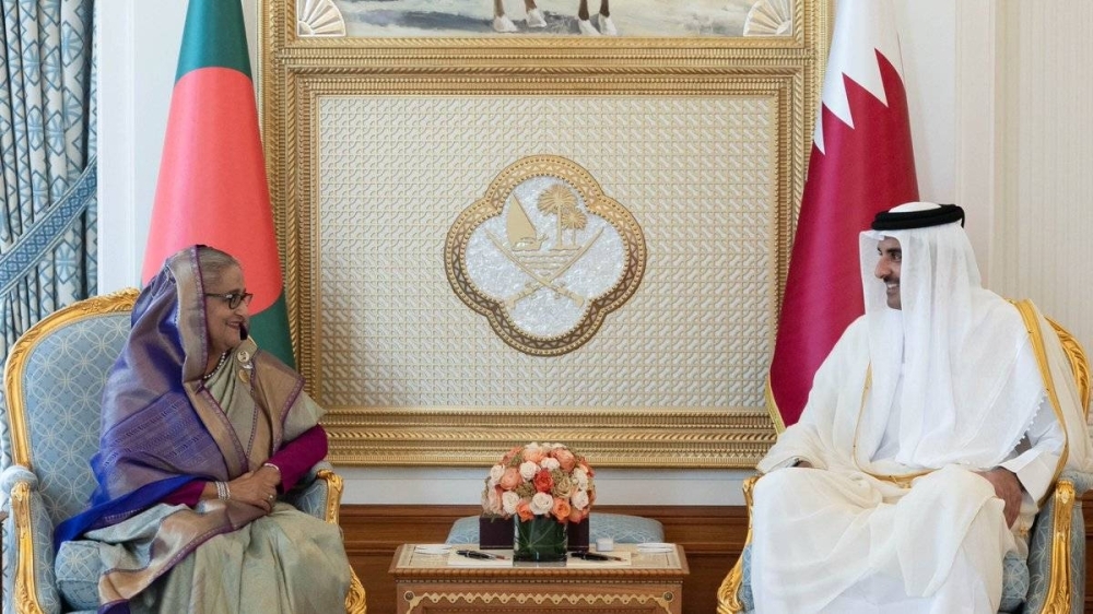 His Highness the Amir Sheikh Tamim bin Hamad Al-Thani meets with the Prime Minister of the People&#039;s Republic of Bangladesh Sheikh Hasina Wazed.
