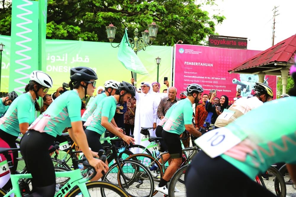 The Qatari delegation leader HE the Minister of State Dr Hamad bin Abdulaziz al-Kawari flagging off the CultuRide friendship cycling ride in Indonesia Wednesday.