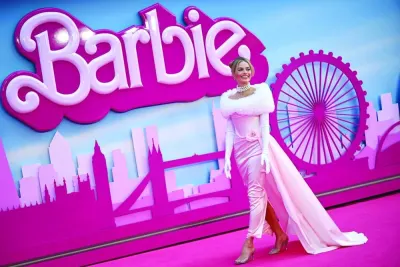 
Australian actress Margot Robbie poses on the pink carpet upon arrival for the European premiere of Barbie in central London last Wednesday. (AFP) 