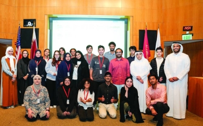 Participating students with other officials. Participating students with other officials.