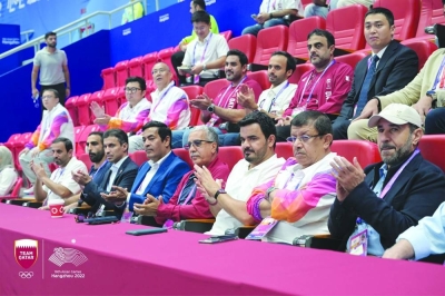 
Qatar Olympic Committee President HE Sheikh Joaan bin Hamad al-Thani attended Qatar handball team’s match against Hong Kong at the Asian Games in Hangzhou yesterday. 