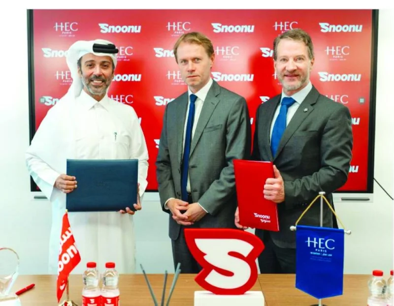 The agreement was signed by Dr. Pablo Martin de Holan, Dean of HEC Paris in Qatar, and Hamad Mubarak al-Hajri, founder and CEO of Snoonu.