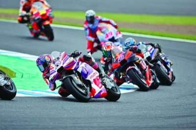 Prima Pramac Racing’s Jorge Martin and Red Bull KTM Factory Racing’s Jack Miller in action during the Japanese Grand Prix at Mobility Resort Motegi, on Sunday. (Reuters)