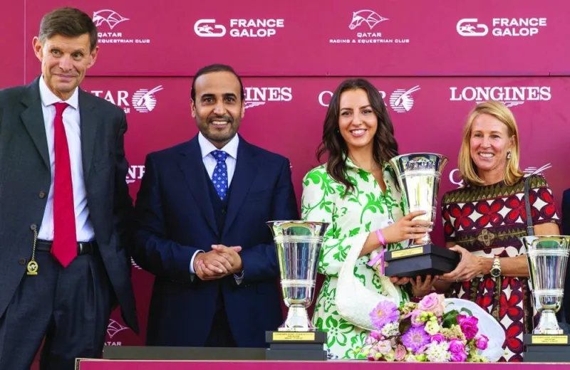 
QREC chairman Issa bin Mohamed al-Mohannadi at the presentation ceremony during the Qatar Prix de l’Arc de Triomphe in Paris on Sunday. 