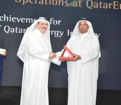 HE Abdullah bin Hamad al-Attiyah, former Deputy Prime Minister and Minister of Energy and Chairman of Board of Trustees, The Al-Attiyah Foundation, hands over the ‘lifetime achievement award for the advancement of Qatar’s energy industry’ to Ahmad Saif al-Sulaiti at a ceremony in Doha Wednesday night. PICTURE: Shaji Kayamkulam HE Abdullah bin Hamad al-Attiyah, former Deputy Prime Minister and Minister of Energy and Chairman of Board of Trustees, The Al-Attiyah Foundation, hands over the ‘lifetime achievement award for the advancement of Qatar’s energy industry’ to Ahmad Saif al-Sulaiti at a ceremony in Doha Wednesday night. PICTURE: Shaji Kayamkulam