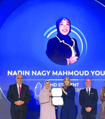 Nadin Nagy Younes receiving the L’Oréal-Unesco for Women in Science Middle East Regional Young Talent Award.