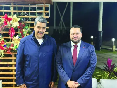 يتلقى الرئيس الفنزويلي نيكولاس مادورو وزير الدولة في وزارة الخارجية الدكتور محمد بن عبد العزيز بن ساله خولا في القصر الرئاسي في كاراكاس. يتلقى الرئيس الفنزويلي نيكولاس مادورو وزير الدولة في وزارة الخارجية الدكتور محمد بن عبد العزيز بن ساله خولا في القصر الرئاسي في كاراكاس.