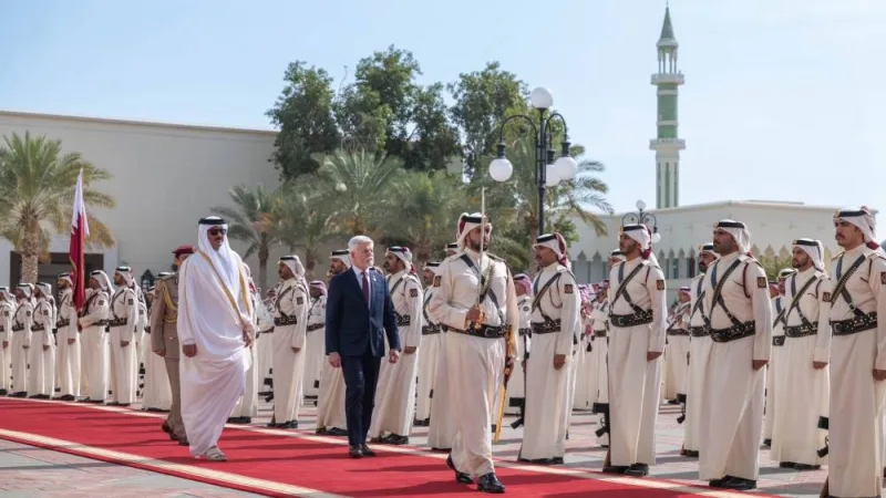 Accompanied His Highness the Amir Sheikh Tamim bin Hamad Al-Thani, the President of the Czech Republic Petr Pavel inspects a guard of honour during the ceremonial reception.