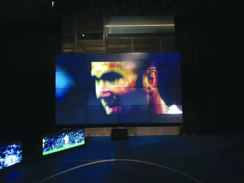 The film follows the French football star in real time and highlights the Spanish La Liga match between Real Madrid and Villareal at the Santiago Bernabéu Stadium in Madrid on April 23, 2005, from the perspective of Zidane.  