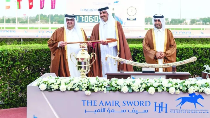 
His Highness the Amir Sheikh Tamim bin Hamad al-Thani presents HH The Amir Shalfa to Abdulatif Hussain al-Emadi, the owner of Pazeer.
 