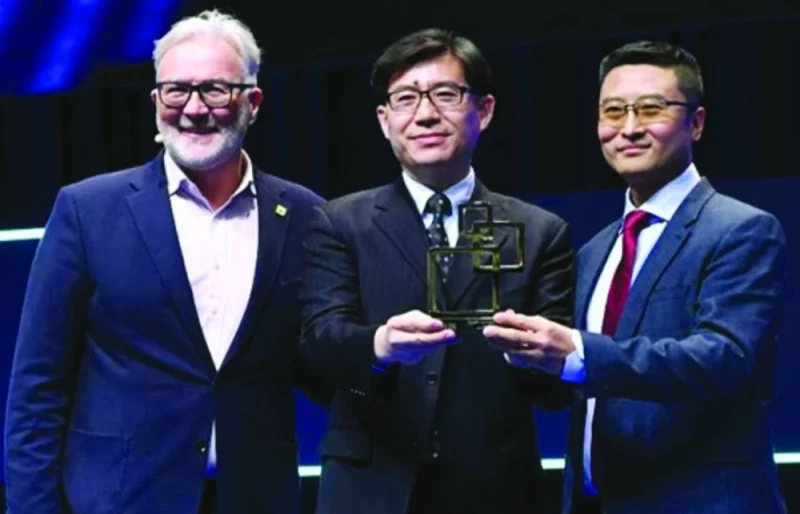 China Unicom and Huawei won the GSMA GLOMO "Best Mobile Operator Service for Connected Consumers" award for 5G live streaming service.