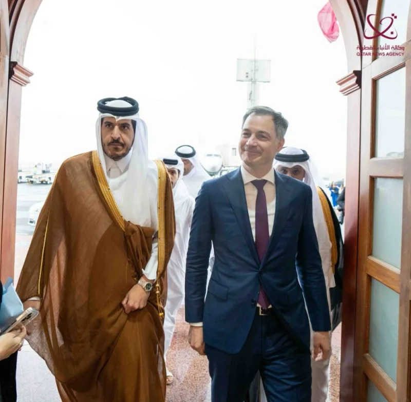 Prime Minister De Croo and the accompanying delegation were welcomed upon arrival at the Doha International Airport by HE the Minister of Commerce and Industry Sheikh Mohammed bin Hamad bin Qassim Al-Thani.