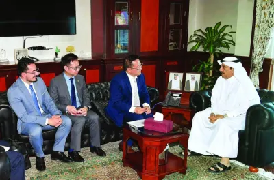 The meeting focused on enhancing co-operation between both sides to facilitate the entry of Qatari companies into the Chinese market and vice versa