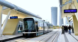 Each Lusail Tram station contains a customer information centre, Travel Card vending machines, live digital service updates, separate male and female prayer facilities and restrooms that cater for people with mobility impairments.