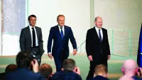 
French President Emmanuel Macron (left), Polish Prime Minister Donald Tusk (centre) and German Chanellor Olaf Scholz: the Weimar Triangle states are among Ukraine’s greatest political, military and financial supporters. 