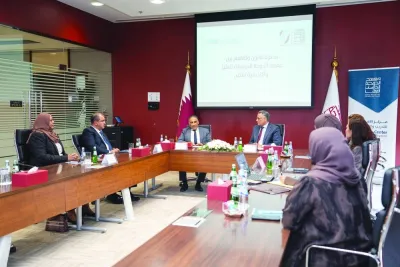 Officials who attended the signing ceremony. Officials who attended the signing ceremony.