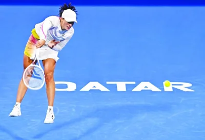 IGA Swiatek من بولندا في العمل ضد ماريا ساكاري من اليونان خلال مباراة توتال في قطر في مجمع Khalifa للتنس في الدوحة أمس. فاز Swiatek 6-3 ، 6-2. الصور: نوشاد ثيكاييل IGA Swiatek من بولندا في العمل ضد ماريا ساكاري من اليونان خلال مباراة توتال في قطر في مجمع Khalifa للتنس في الدوحة أمس. فاز Swiatek 6-3 ، 6-2. الصور: نوشاد ثيكاييل