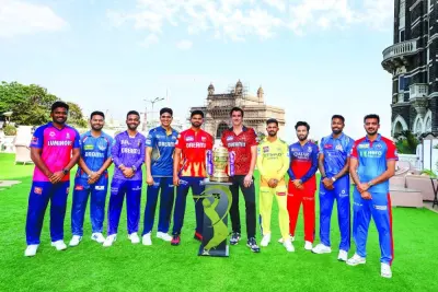 من اليسار: قادة فريق IPL Sanju Samson ، Rishabh Pant ، Ajinkya Rahane ، Shubman Gill ، Shreyas Iyer ، Pat Cummins ، Ruturaj Gaekwad ، Rajat Patidar ، Hardik Pandya ، Axar Patel Pose for A Group في Mumbai يوم الجمعة. (IPL) من اليسار: قادة فريق IPL Sanju Samson ، Rishabh Pant ، Ajinkya Rahane ، Shubman Gill ، Shreyas Iyer ، Pat Cummins ، Ruturaj Gaekwad ، Rajat Patidar ، Hardik Pandya ، Axar Patel Pose for A Group في Mumbai يوم الجمعة. (IPL)