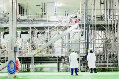 Bay City Foods workers in the Valence district of California. American manufacturing contracted in March after having increased for two consecutive months, while inflation measurement at the factory door jumped at the highest level in almost three years in the context of increasing anxiety on prices on imported goods. Bay City Foods workers in the Valence district of California. American manufacturing contracted in March after having increased for two consecutive months, while inflation measurement at the factory door jumped at the highest level in almost three years in the context of increasing anxiety on prices on imported goods.