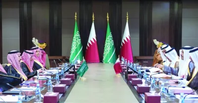 هو رئيس الوزراء ووزير الشؤون الخارجية الشيخ محمد بن عبد الرحمن بن جاسيم ثاني ووزير الخارجية في مجلس المملكة العربية السعودية الأمير فيصل فيصل بن فرحان بن عبد الله يرأس اجتماع اللجنة التنفيذية لمجلس التنسيق القتاري-سدادي يوم الثلاثاء. هو رئيس الوزراء ووزير الشؤون الخارجية الشيخ محمد بن عبد الرحمن بن جاسيم ثاني ووزير الخارجية في مجلس المملكة العربية السعودية الأمير فيصل فيصل بن فرحان بن عبد الله يرأس اجتماع اللجنة التنفيذية لمجلس التنسيق القتاري-سدادي يوم الثلاثاء.