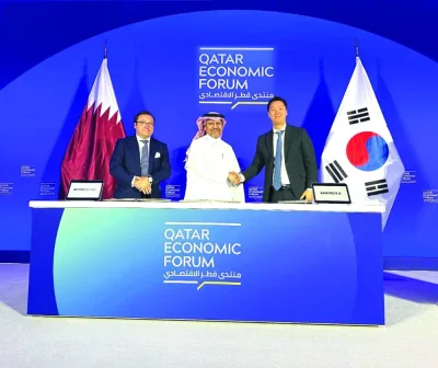 From left: Jean Jacques Dandrieux, chief executive officer of EnergyX (Qatar); Sheikh Mansoor bin Khalifa al-Thani, chairman of MBK Global and Sean Park, founder and chief executive officer of EnergyX after inking the pact. From left: Jean Jacques Dandrieux, chief executive officer of EnergyX (Qatar); Sheikh Mansoor bin Khalifa al-Thani, chairman of MBK Global and Sean Park, founder and chief executive officer of EnergyX after inking the pact.