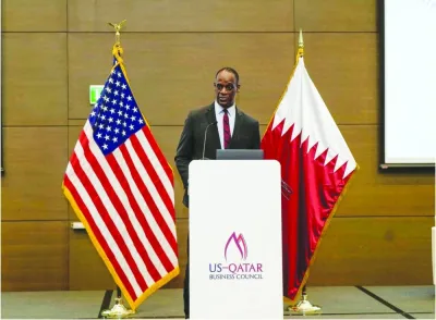 السفير الأمريكي تيمي ديفيس. السفير الأمريكي تيمي ديفيس.