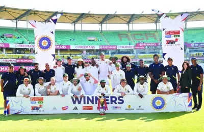 South Africa’s players pose with the trophy to celebrate their win on fifth day of the second Test against India at the Barsapara Cricket Stadium in Guwahati Wednesday. (AFP) South Africa’s players pose with the trophy to celebrate their win on fifth day of the second Test against India at the Barsapara Cricket Stadium in Guwahati Wednesday. (AFP)