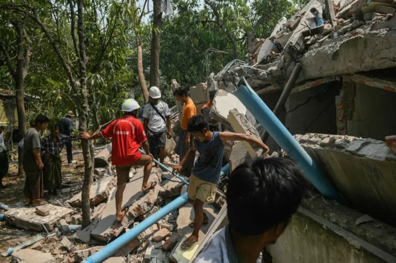 Myanmar's earthquake death toll jumps to over 1,000 2 Myanmar's earthquake death toll jumps to over 1,000