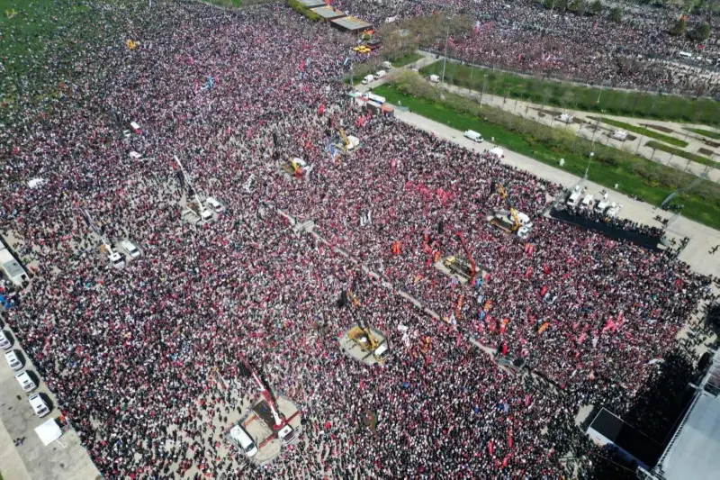 Hundreds of thousands join Istanbul protest rally 3 Hundreds of thousands join Istanbul protest rally
