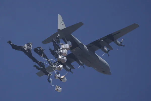 Israel announces daily pauses in Gaza fighting as aid airdrops begin 4 Israel announces daily pauses in Gaza fighting as aid airdrops begin