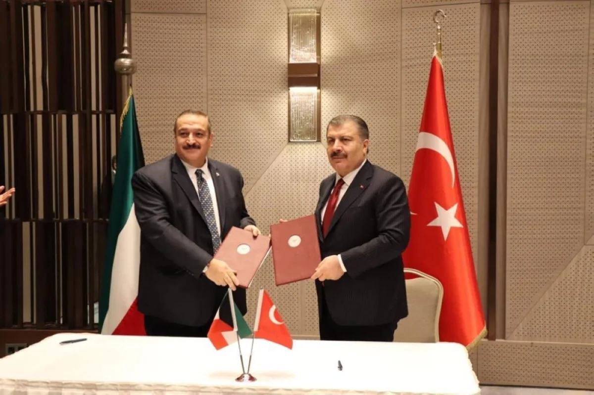  ISTANBUL: Minister of Health Dr Ahmad Al-Awadhi with his Turkish counterpart Fahrettin Khoja during the signing of the MoU.