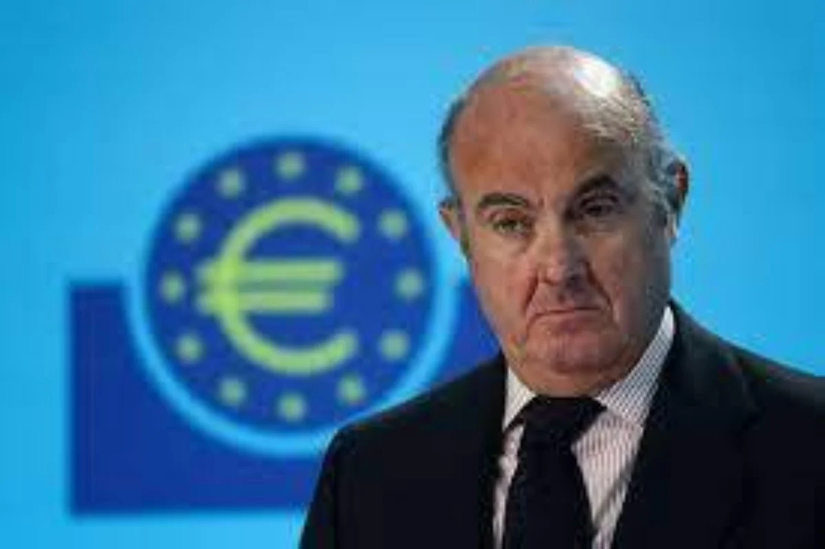 ECB Vice-President Luis de Guindos says the euro zone's outlook for financial stability is fragile