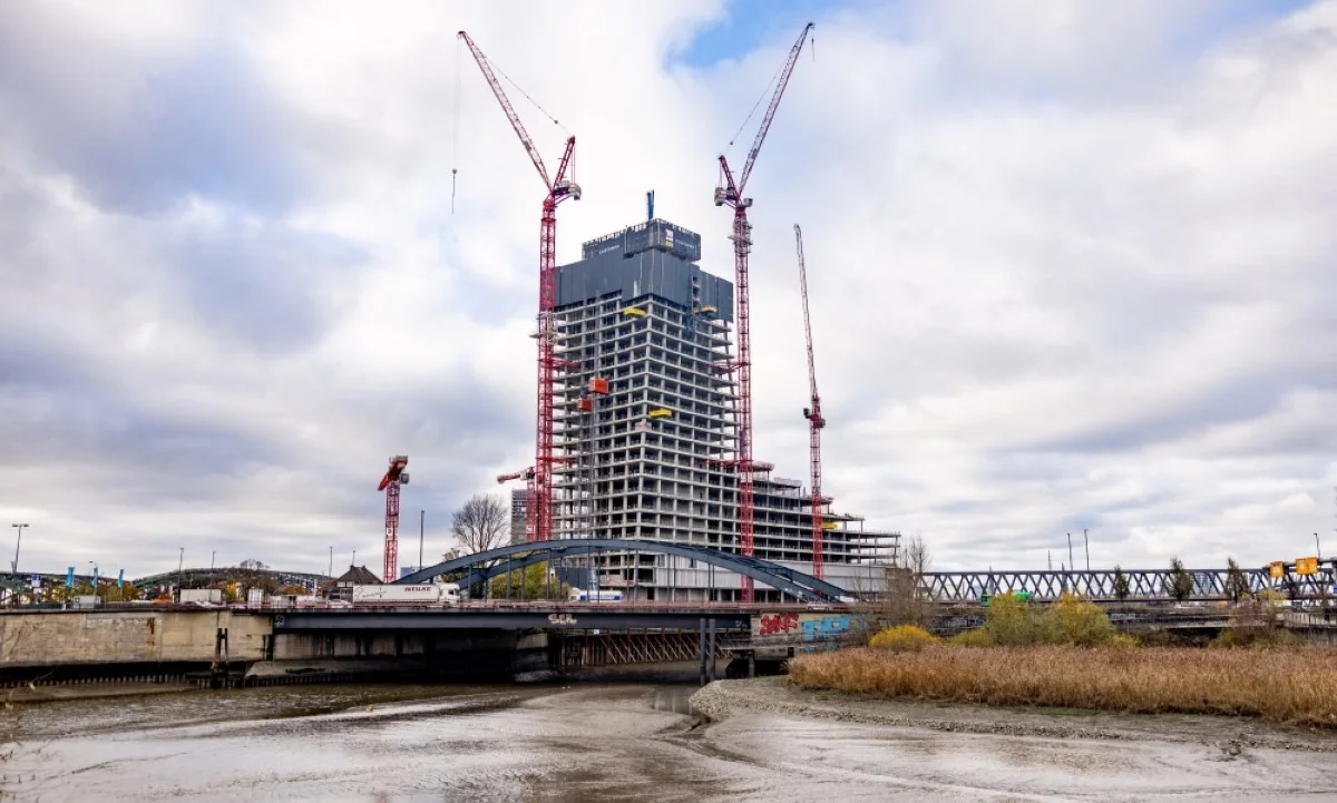 HAMBURG: Picture taken in Hamburg, northern Germany, shows the suspended construction site of the Elbtower, a project by Signa group, that was expected to be one of Germany's tallest buildings and was halted at the end of October 2023. -- AFP
