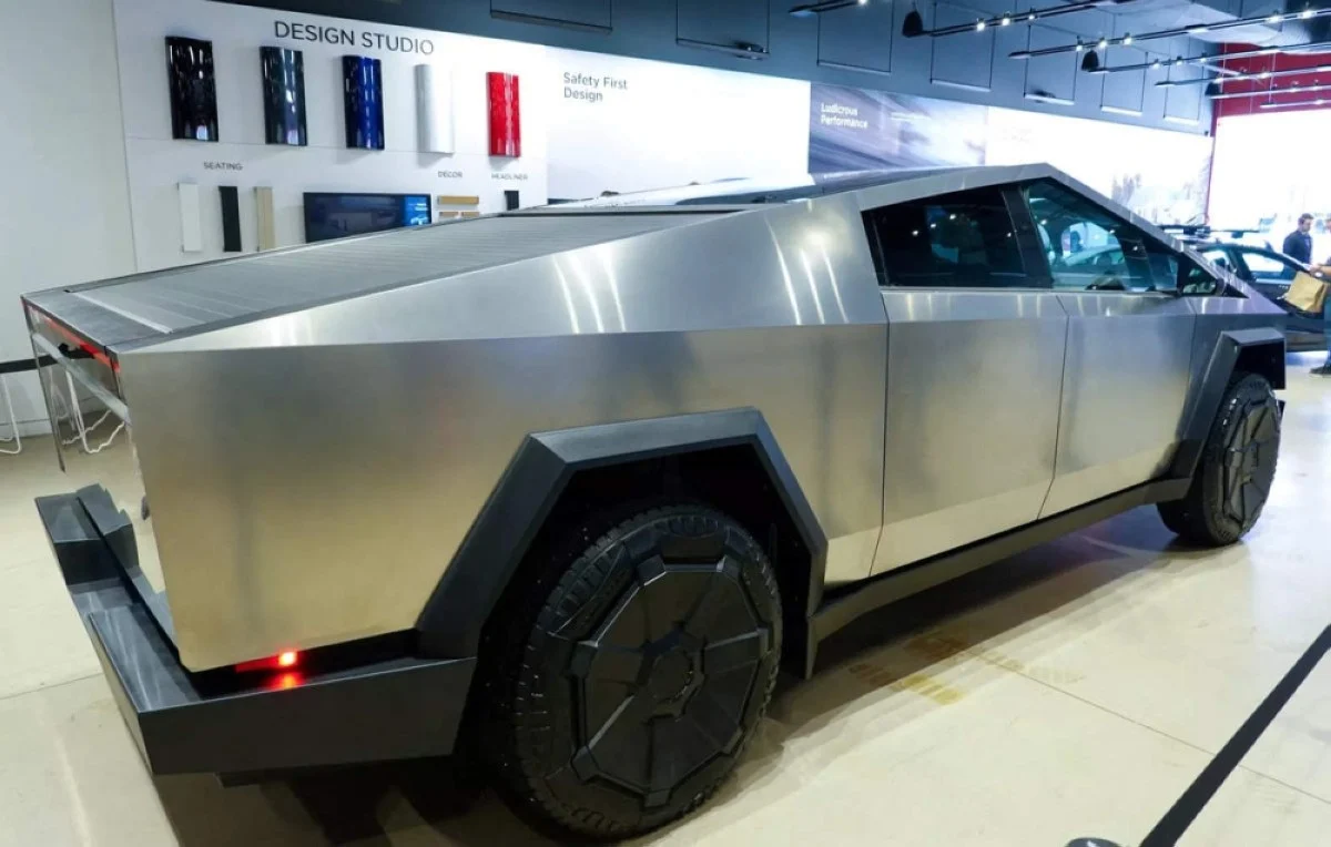 The all-electric battery-powered Tesla Cybertruck.