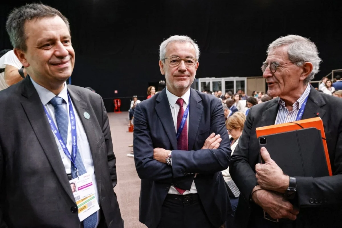 DUBAI: CEO of France's energy giant EDF Luc Remont (left), Engie's Chairman Jean-Pierre Clamadieu (center) and French manager and businessman Gerard Mestrallet (right) look on during an event at the COP28 United Nations climate summit in Dubai on December 2, 2023. -- AFP