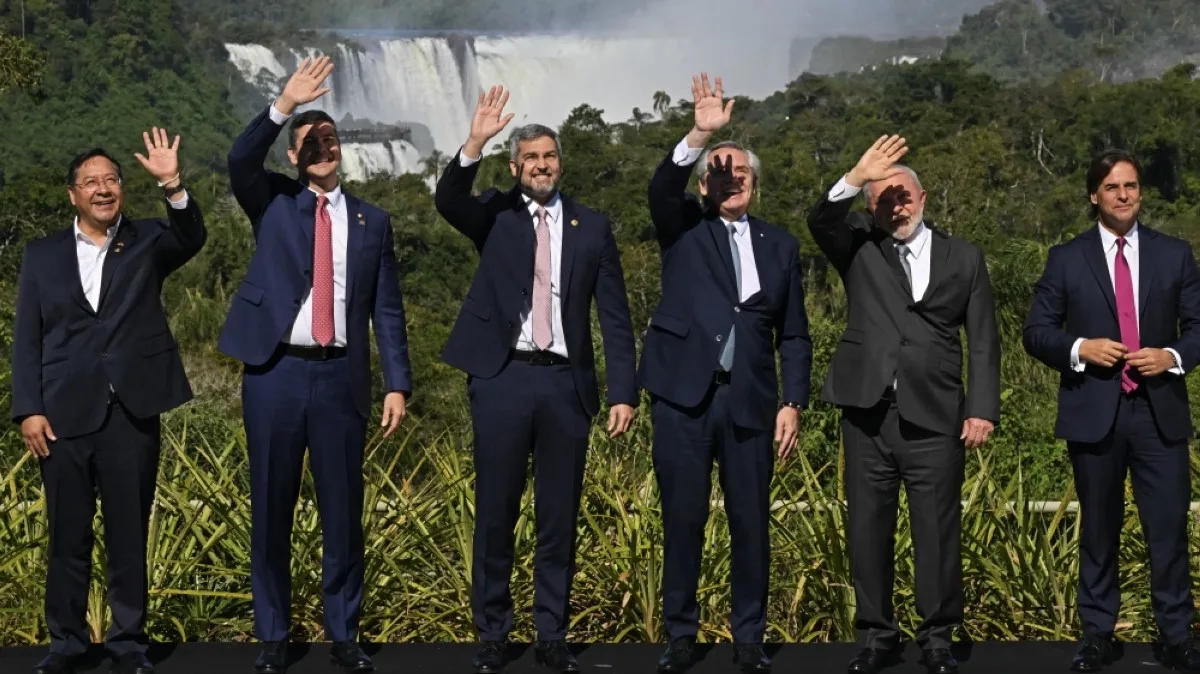 PUERTO IGUAZU, Argentina: (Left to right) Bolivian President Luis Arce, Paraguayan president-elect Santiago Pena, Paraguayan President Mario Abdo Benitez, Argentine President Alberto Fernandez, Brazilian President Luiz Inacio Lula da Silva, and Uruguayan President Luis Lacalle Pou pose for the family picture during the Summit of Heads of State of Mercosur in Puerto Iguazu, Argentina, on July 4, 2023. – AFP