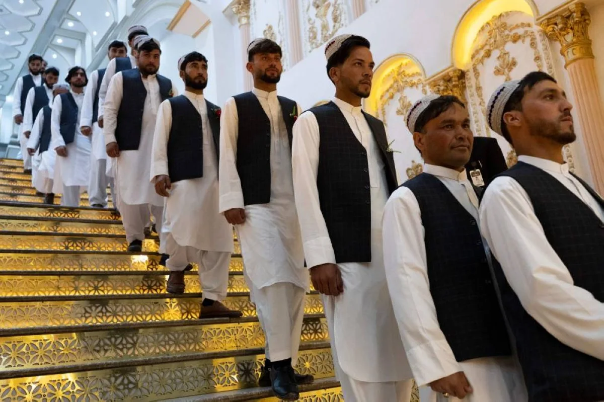 Afghans marry in mass ceremony to cut costs | kuwaittimes