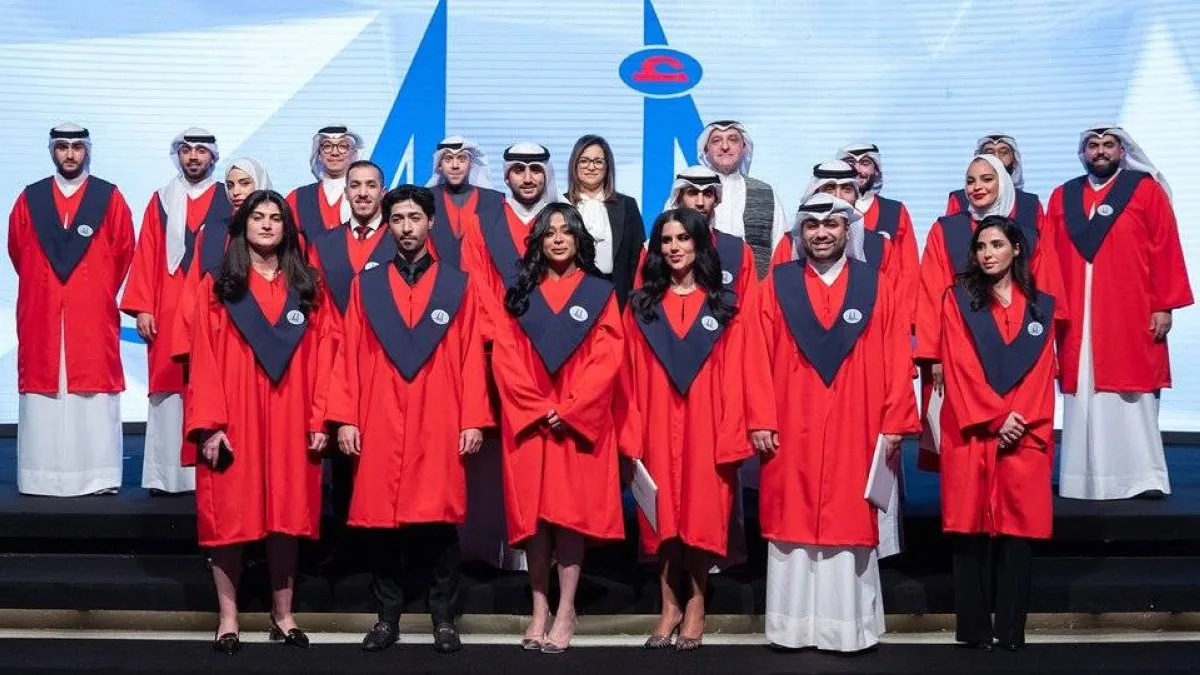 Waleed Mandani and Salma Al-Hajjaj with Ajyal graduates.