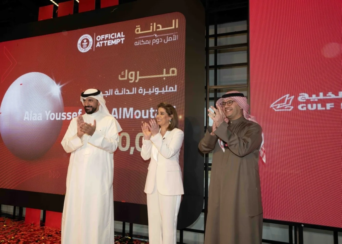 (From the right), Mohammed Al-Qattan, Najla Al-Eisa, and Ahmad Al-Amir.