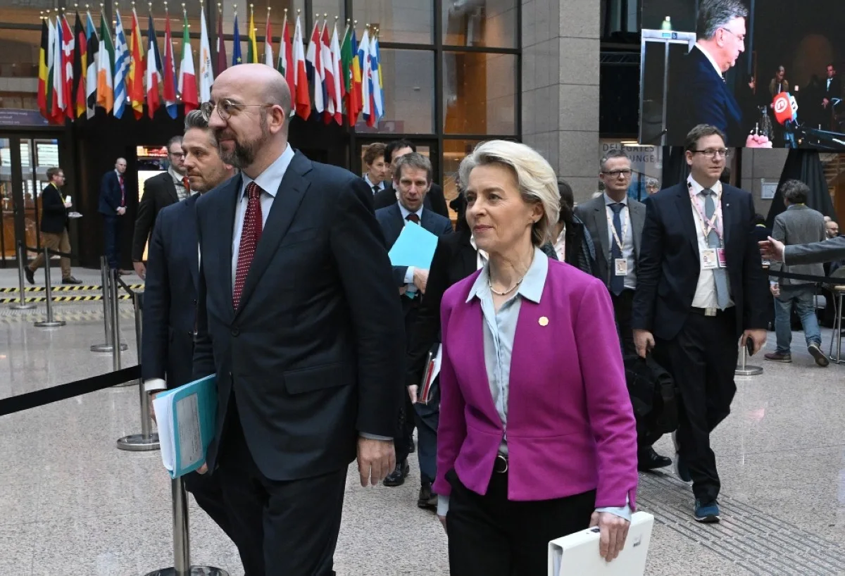 BRUSSELS: European Commission President Ursula von der Leyen (center) and European Council President Charles Michel (left) arrive to hold a press conference during a European Council meeting at the European headquarters in Brussels. – AFP