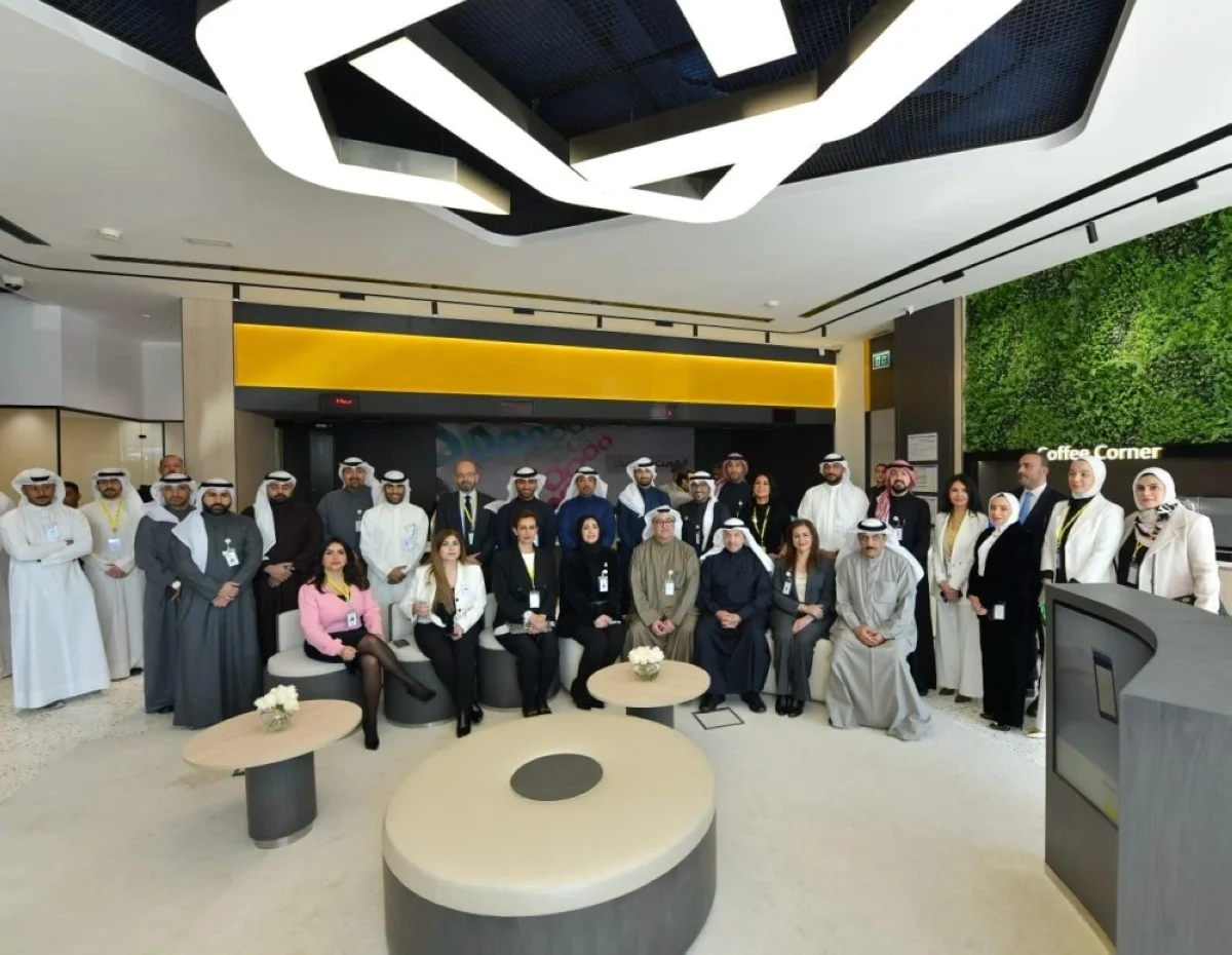 Abdulla Al-Sumait, Loai Muqames, Johair Marafi, Afrah Al-Arbash and the bank’s team.