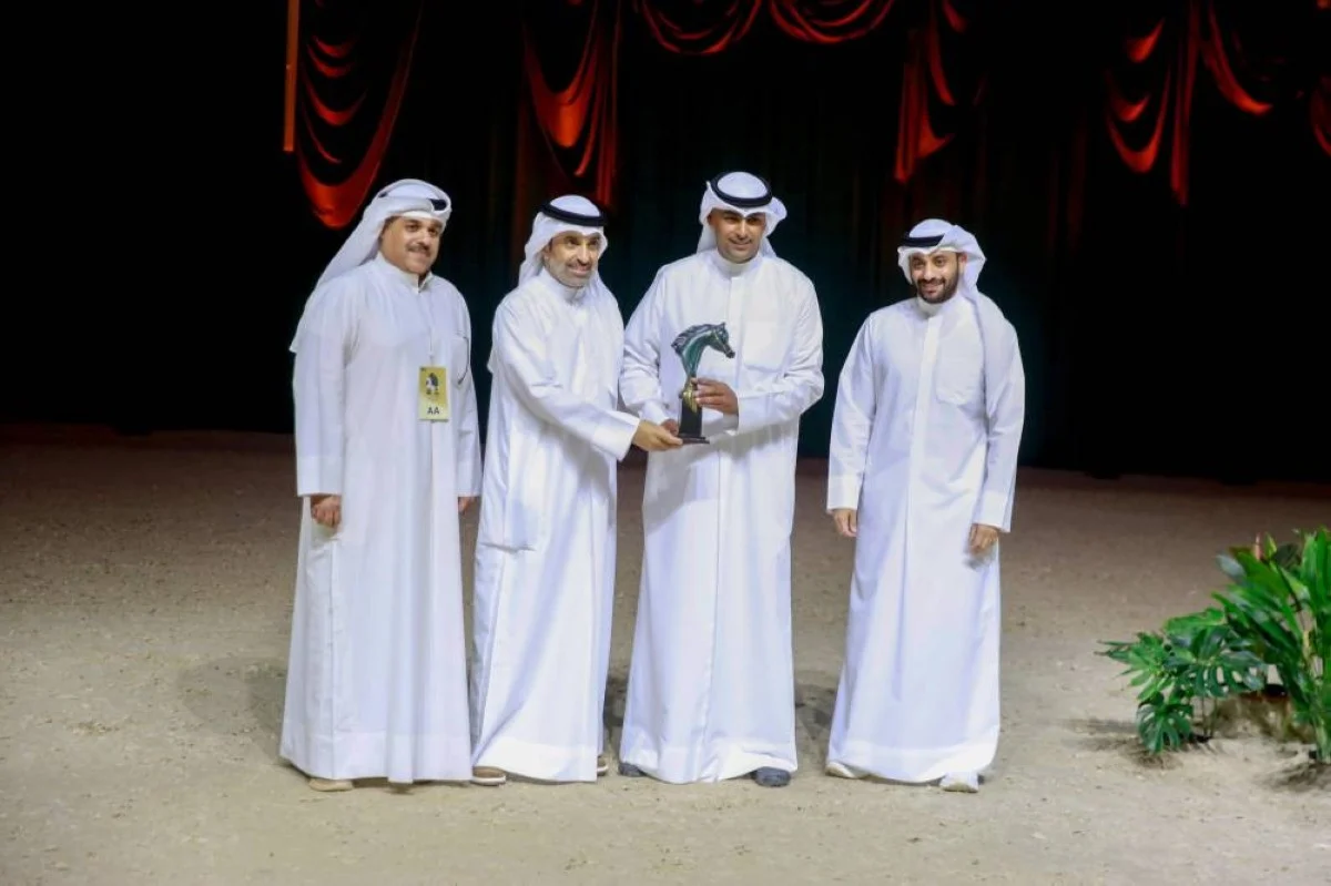 Al Marzouq, Al Mejhem, and Al Khamees honor Al Musaibeeh for Zain’s support.