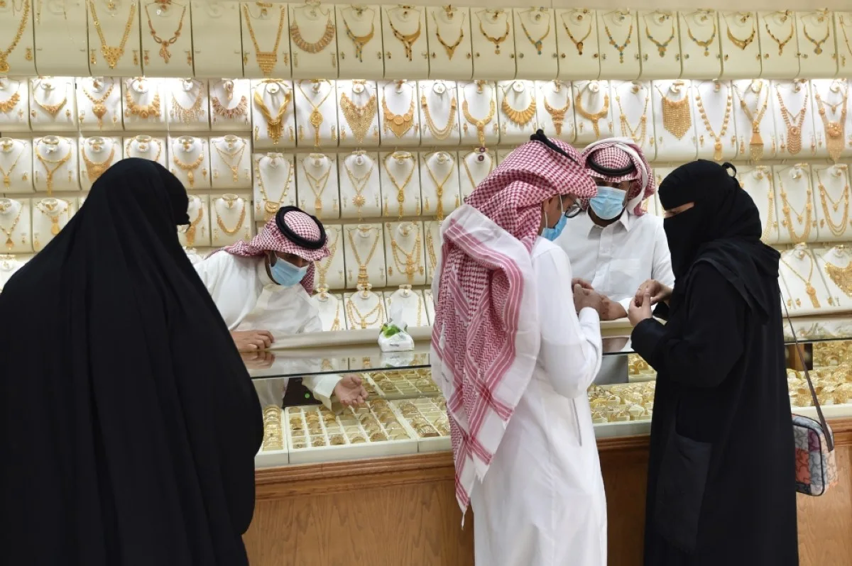 RIYADH: Saudis shop at a jewelry shop in the Taiba gold market in the capital Riyadh in this file photo.- AFP