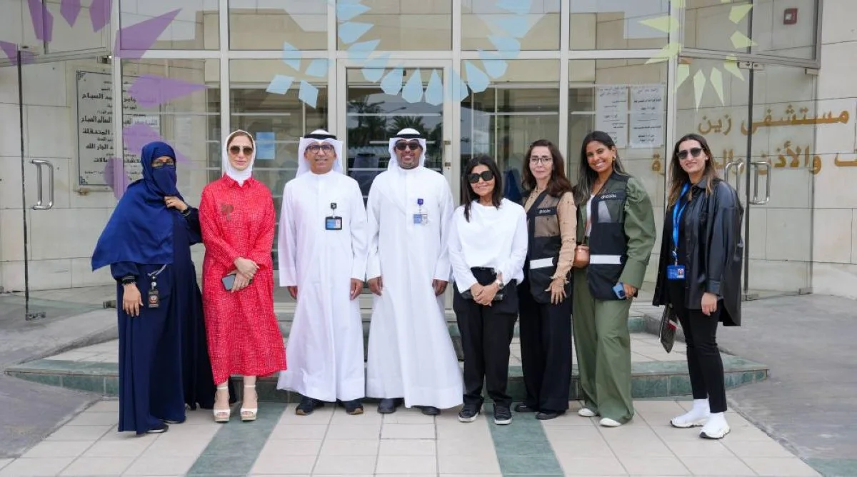 Zain Alshuhoor volunteers at Zain Hospital.