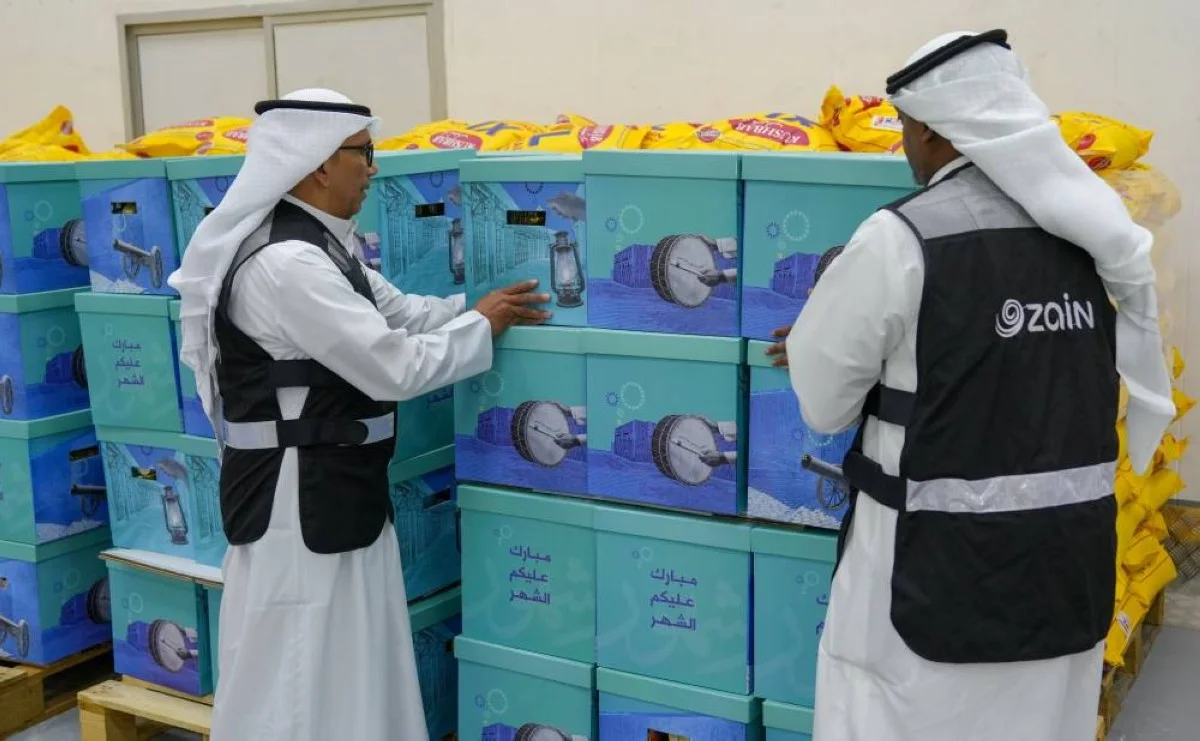 Zain’s team delivered food supplies to underprivileged families.