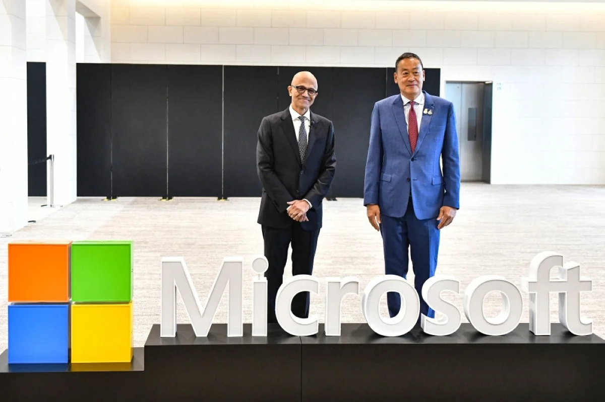 BANGKOK: This handout from the Royal Thai Government taken and released on May 1, 2024 shows Thailand's Prime Minister Srettha Thavisin (right) and Microsoft CEO Satya Nadella (left) posing for a photo during an event named 'Microsoft Build AI Day' in Bangkok on May 1, 2024. --AFP