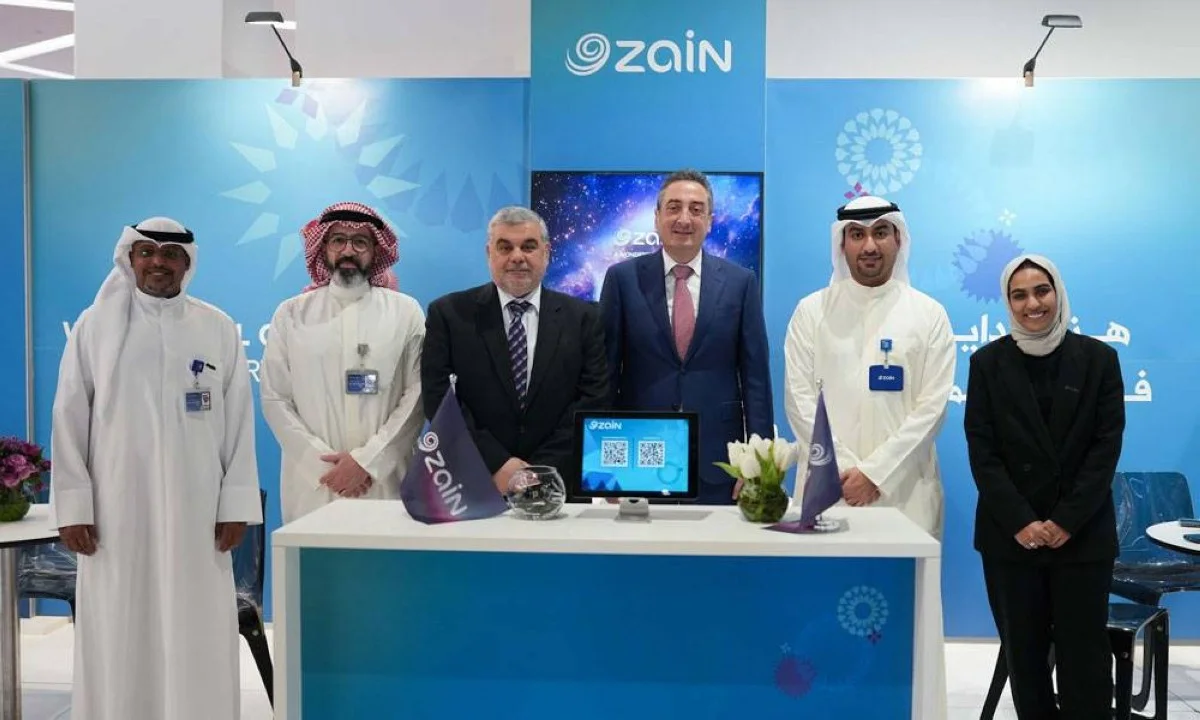 AUM President Prof. Georges Yahchouchi with Zain’s HR team.