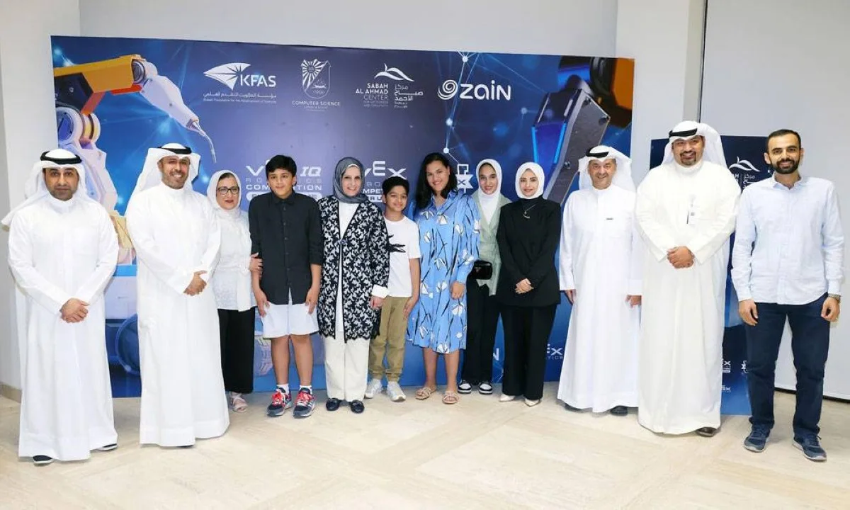 Awarding one of the middle school teams.