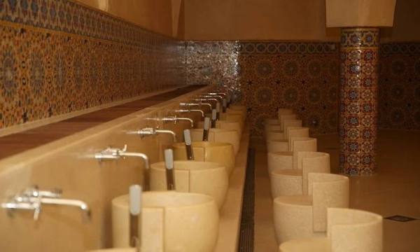 Pénurie d'eau : les hammams et les lavages autos fermés 3 jours par semaine à Tanger